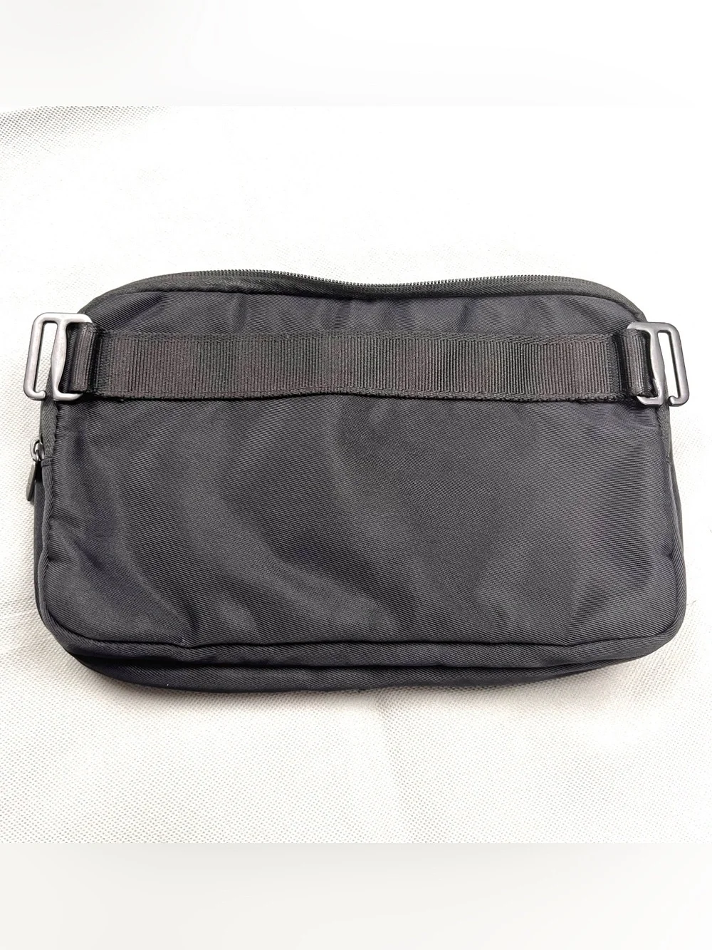 BEIS Magnetic Close Clutch Black Zip